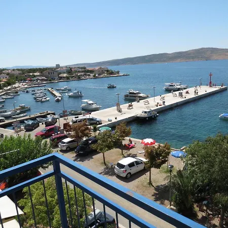 Delfin Bed & Breakfast 3*