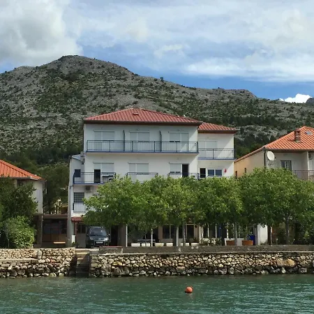 Delfin Bed & Breakfast Starigrad Paklenica