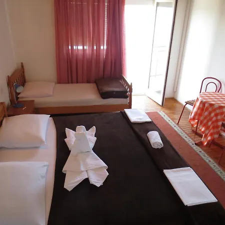 Bed & Breakfast Delfin Starigrad Paklenica