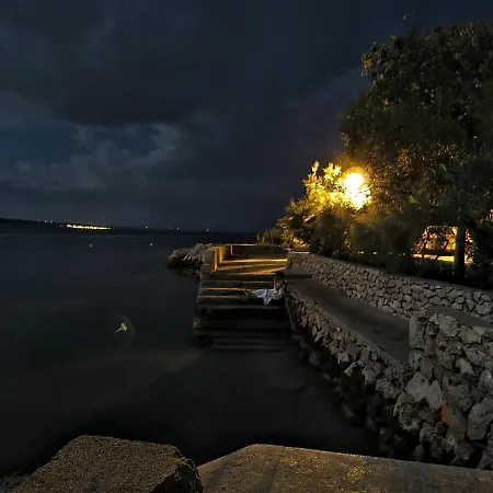 Bed & Breakfast Delfin Starigrad Paklenica