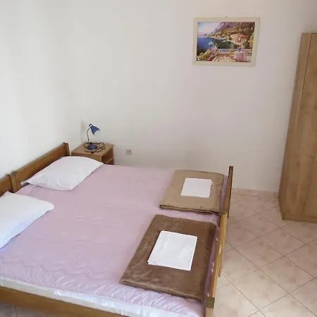Bed & Breakfast Delfin Starigrad Paklenica